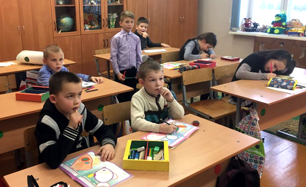 Подарки на новый год для детей Сосенской школы-интерната от Издательства Наука